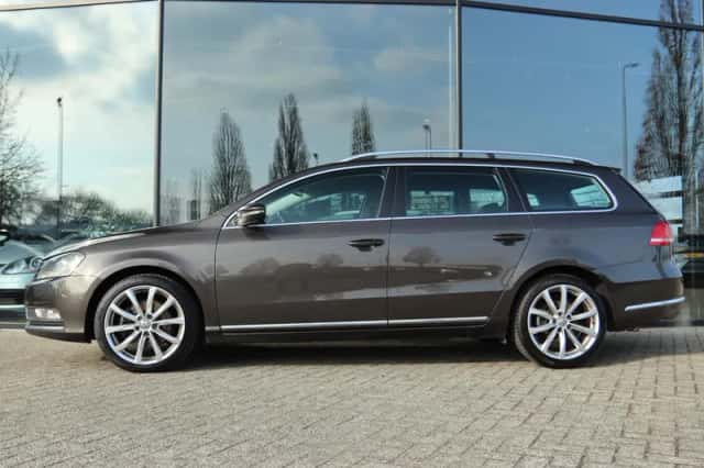Volkswagen Passat (2012) thumbnail 10