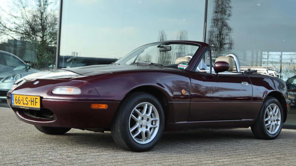 Mazda MX-5 (1996) — foto 1