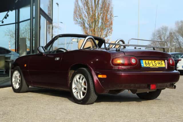 Mazda MX-5 (1996) thumbnail 11