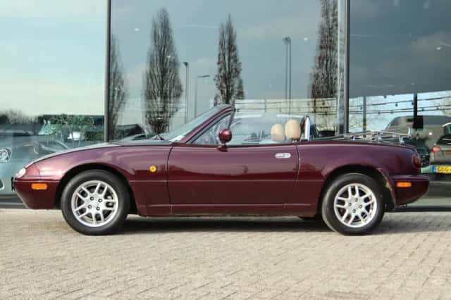 Mazda MX-5 (1996) thumbnail 12