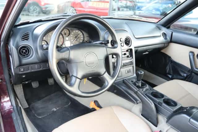 Mazda MX-5 (1996) thumbnail 4
