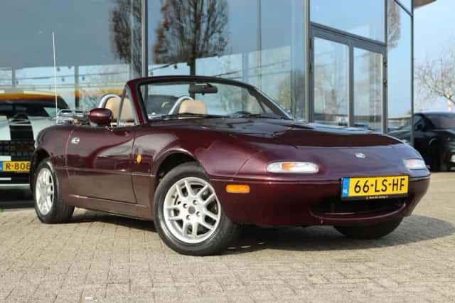 Mazda MX-5 (1996) thumbnail 7