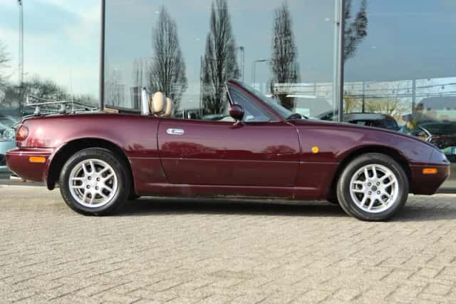 Mazda MX-5 (1996) thumbnail 8