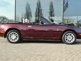 Mazda MX-5 (1996) thumbnail 8