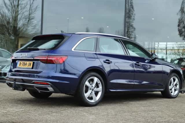 Audi A4 (2022) thumbnail 2