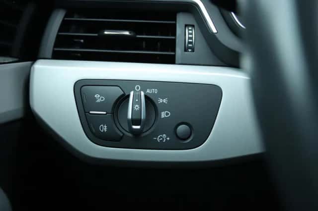 Audi A4 (2022) thumbnail 24