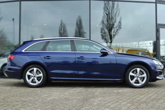 Audi A4 (2022) thumbnail 9