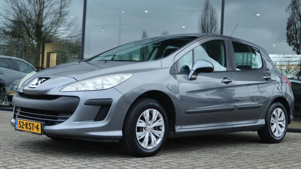 Peugeot 308 (2010) — foto 1