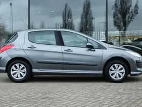 Peugeot 308 (2010) thumbnail 5
