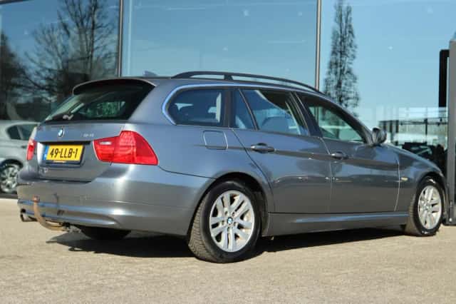 BMW 3-Serie (2010) thumbnail 2