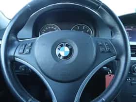 BMW 3-Serie (2010) thumbnail 15