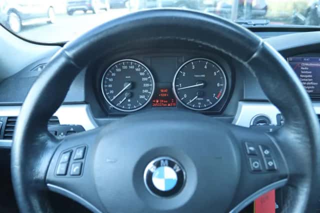 BMW 3-Serie (2010) thumbnail 16
