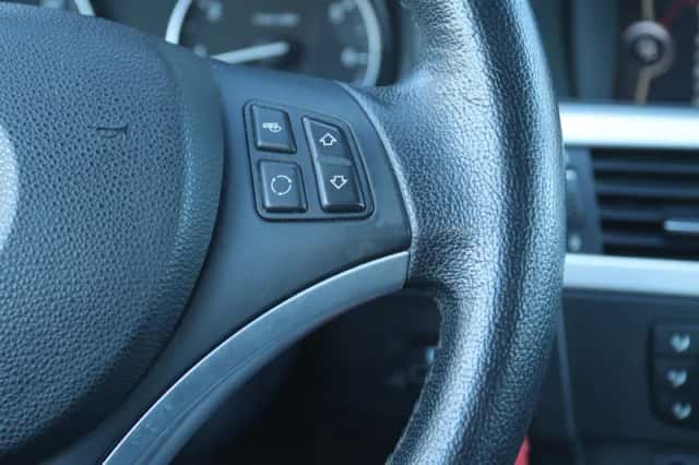 BMW 3-Serie (2010) thumbnail 18
