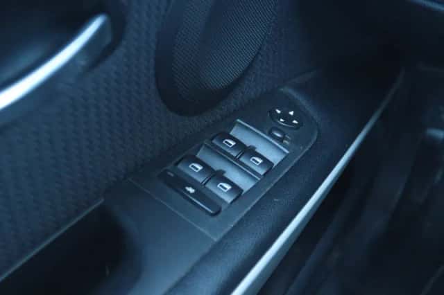 BMW 3-Serie (2010) thumbnail 21