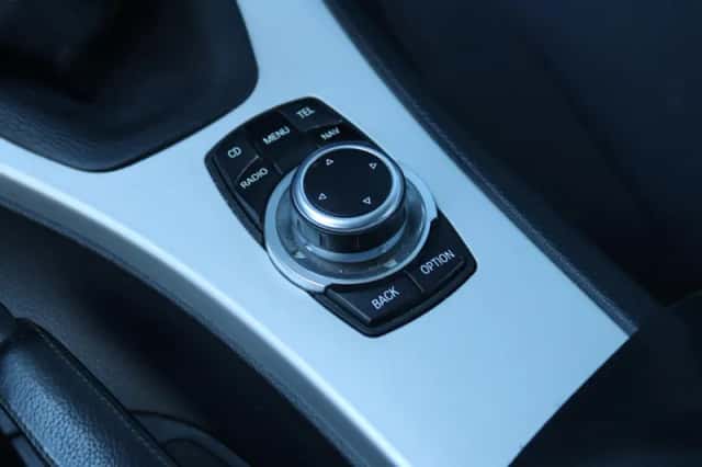BMW 3-Serie (2010) thumbnail 24