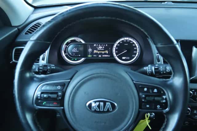 Kia Niro (2018) thumbnail 16