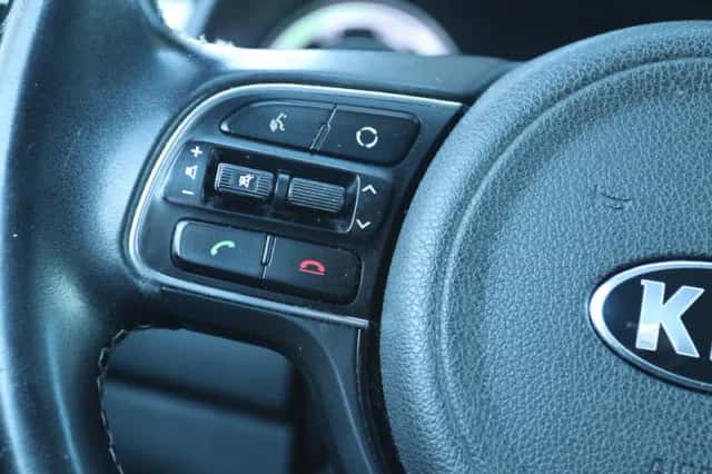Kia Niro (2018) thumbnail 18