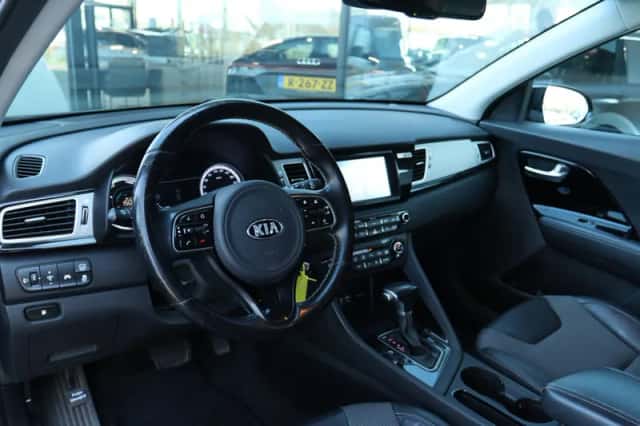 Kia Niro (2018) thumbnail 3