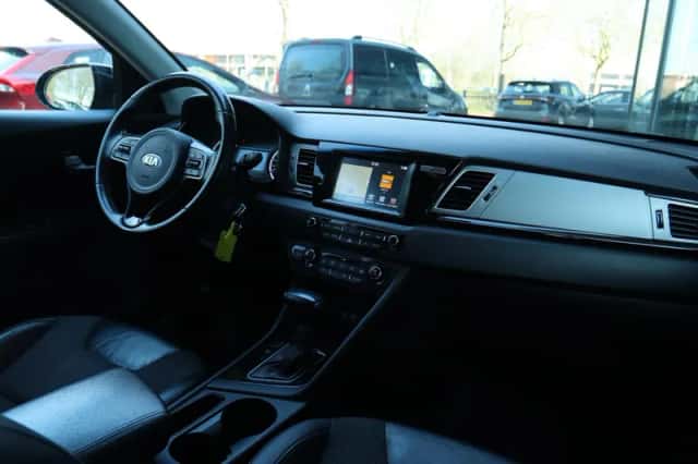 Kia Niro (2018) thumbnail 6