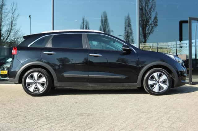 Kia Niro (2018) thumbnail 8