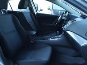 Mazda 3 (2010) thumbnail 4