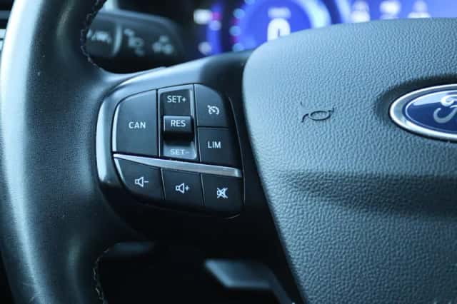Ford Focus (2022) thumbnail 19