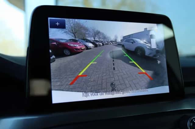 Ford Focus (2022) thumbnail 6