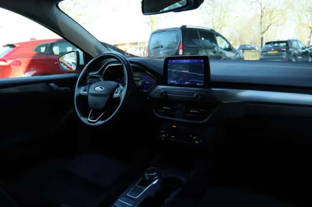 Ford Focus (2022) thumbnail 7