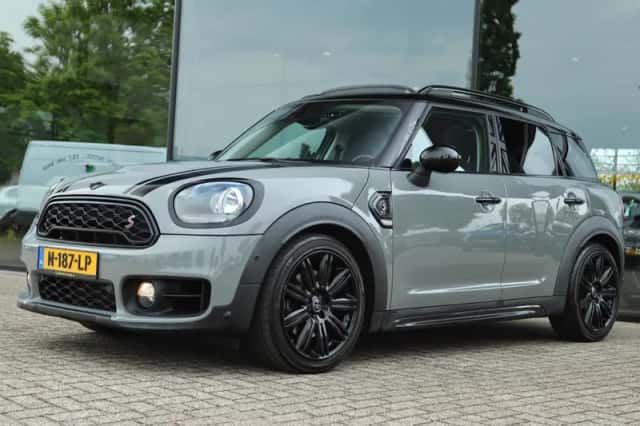 MINI Countryman (2017) thumbnail 1