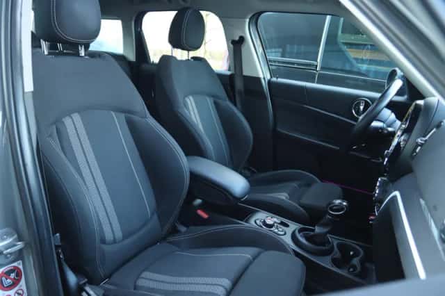 MINI Countryman (2017) thumbnail 4