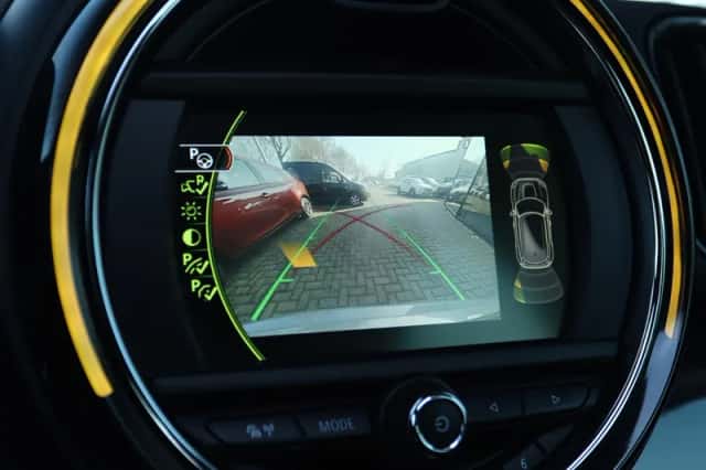 MINI Countryman (2017) thumbnail 6