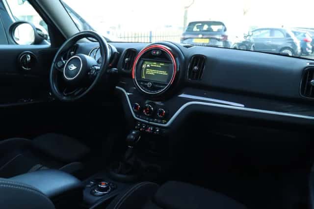 MINI Countryman (2017) thumbnail 7