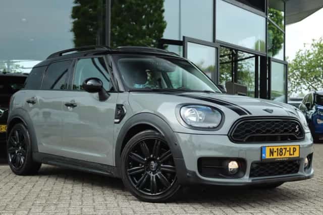 MINI Countryman (2017) thumbnail 8