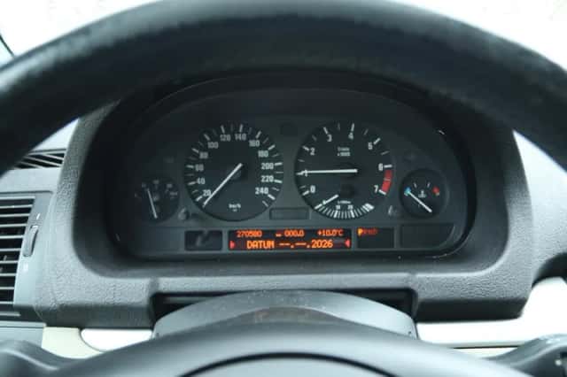 BMW X5 (2002) thumbnail 17