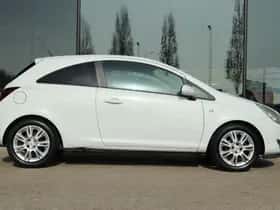 Opel Corsa (2010) thumbnail 6