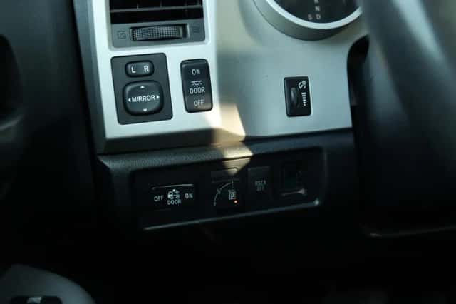 Toyota Tundra (2007) thumbnail 16