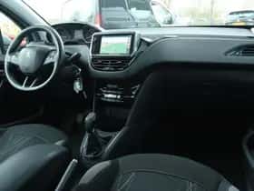 Peugeot 208 (2013) thumbnail 6