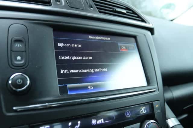 Renault Kadjar (2016) thumbnail 31