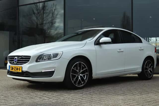 Volvo S60 (2018) thumbnail 1