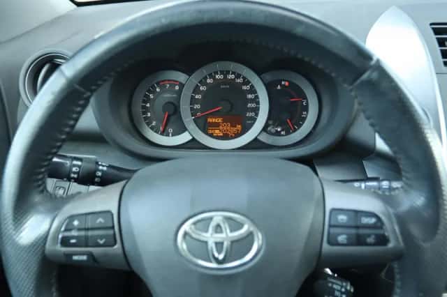 Toyota RAV4 (2010) thumbnail 19