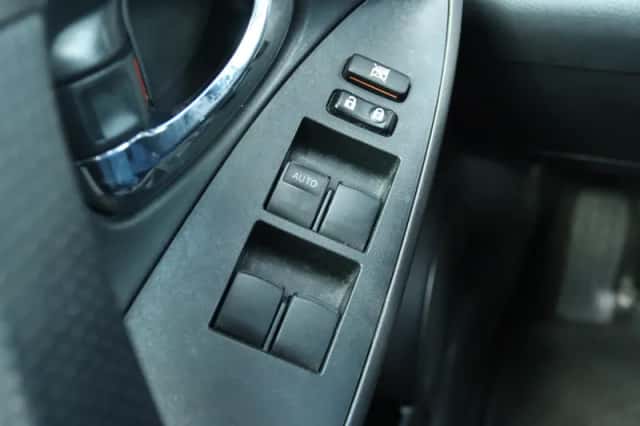 Toyota RAV4 (2010) thumbnail 20