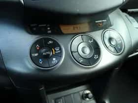 Toyota RAV4 (2010) thumbnail 21