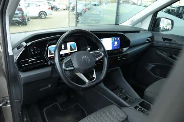 Volkswagen Caddy (2023) thumbnail 3