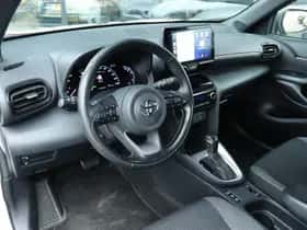 Toyota Yaris (2022) thumbnail 3