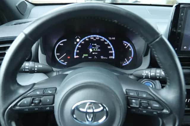Toyota Yaris (2022) thumbnail 21