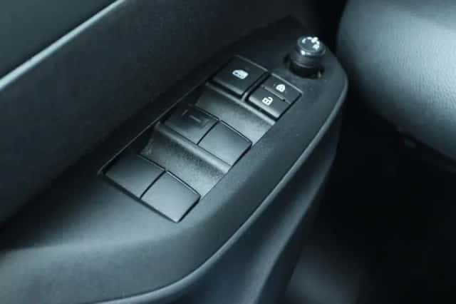 Toyota Yaris (2022) thumbnail 23
