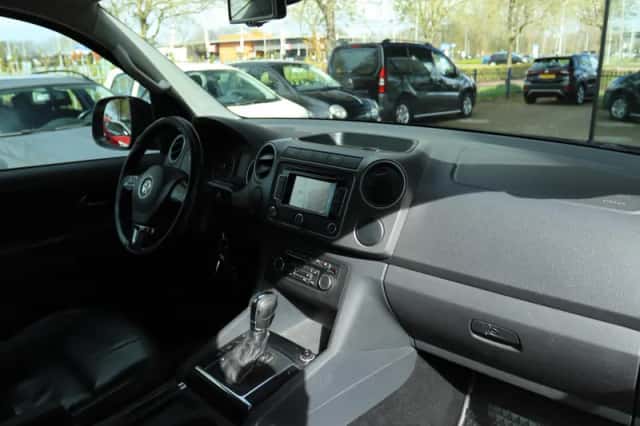 Volkswagen Amarok (2013) thumbnail 11