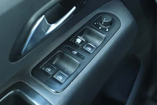 Volkswagen Amarok (2013) thumbnail 16