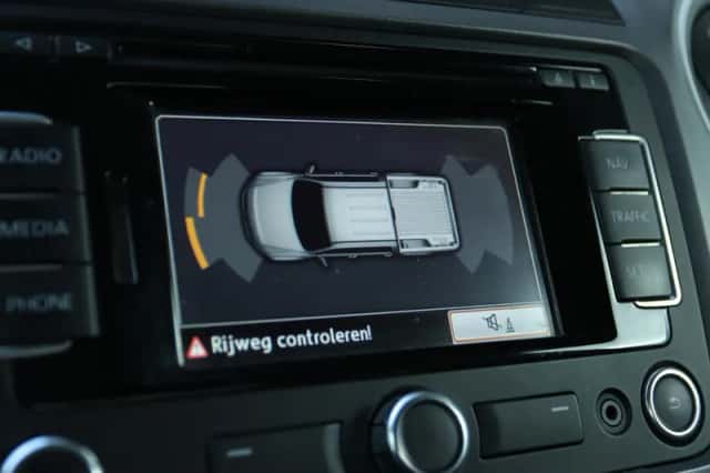 Volkswagen Amarok (2013) thumbnail 24