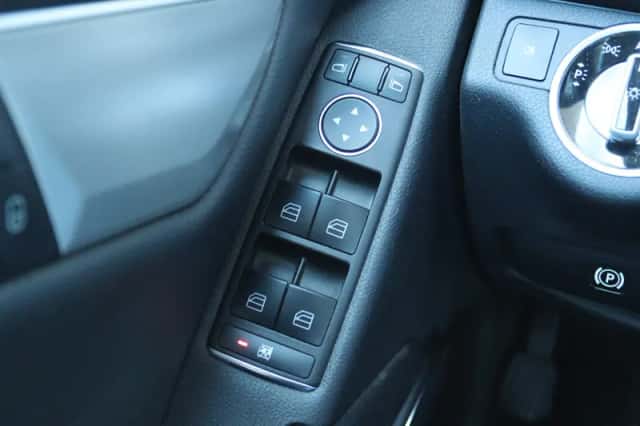 Mercedes-Benz C-Klasse (2012) thumbnail 19